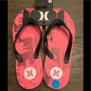 NWT. Men’s Hurley flip flops.